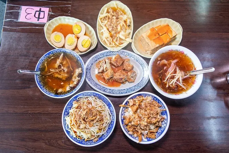 【宜蘭-羅東美食】廖記肉羹.羅東市場.肉羹.魷魚羹.羊肉羹.三羹飄香四十年