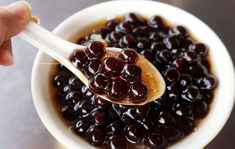 【台中北屯】阿坤黑粉圓 - 又大又多又Q的黑粉圓舖滿滿.銅板佛心價.北屯市場在地冰品推薦.日本東京的屋騎樓.北屯國小斜對面.北屯郵局旁