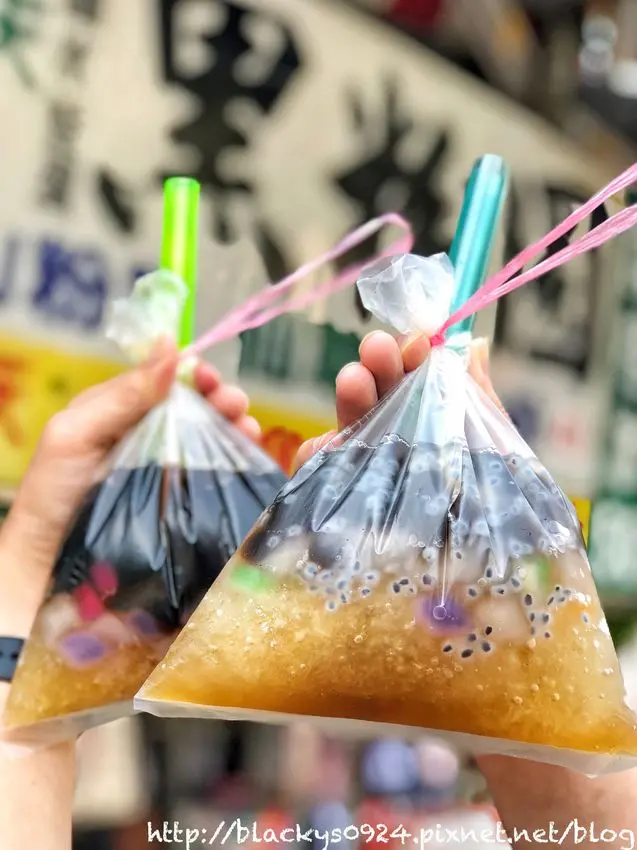 [台中 北屯] 古早味人氣美食『阿坤黑粉圓』，又大又Q的黑粉圓， 清涼消暑的粉圓冰