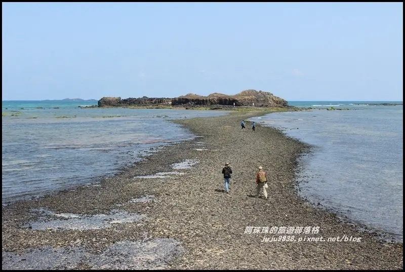 澎湖。奎壁山地質公園來看摩西分海踏浪步道
