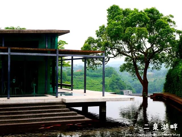 【新竹◍•ᴗ•◍峨眉】景點・賞桐用餐湖上餐廳，二泉湖畔咖啡食記-食尚玩家推薦｜新竹縣峨眉鄉十二寮休閒農業區｜新竹桐花谷峨嵋湖十二寮風景區美食餐廳｜湖光村峨眉湖咖啡館水上餐廳｜峨嵋湖桐花景觀餐廳｜新竹峨