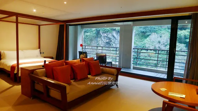 ◎【花蓮 太魯閣晶英酒店】峽谷景觀隨你看透透！還有百坪遊戲室、露天泳池、火盆音樂會、峽谷星空電影院..