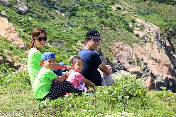 【馬祖景點】螺蚌山自然步道俯瞰海岸景觀。戰爭和平紀念公園體驗戰地風光