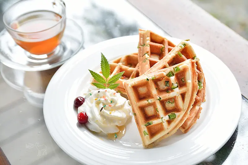 宜蘭鄧伯花園走廊咖啡,美景下午茶,香蔥鬆餅