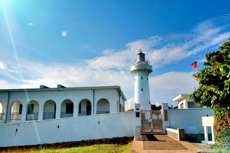 墾丁旅遊景點/恆春鵝鑾鼻燈塔，全世界唯一的武裝燈塔，打卡第二站 - Ann‧榜哥‧生活事務所