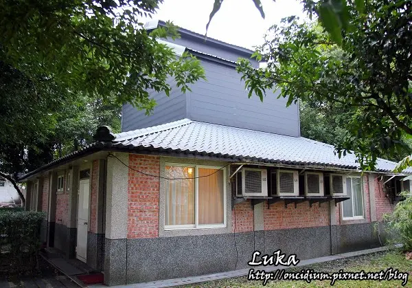[鳳林3/4] 全台唯一的菸樓民宿。芳草古樹花園民宿