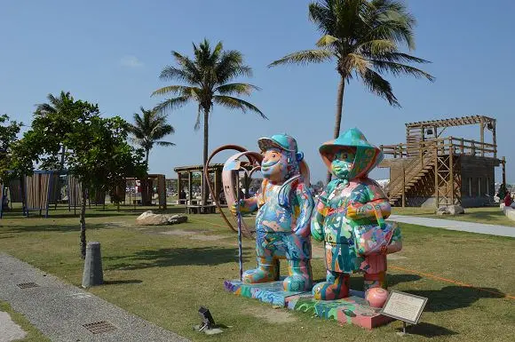 東石漁人碼頭~~戲水玩沙適合親子同樂．浪漫造景適合情侶同遊