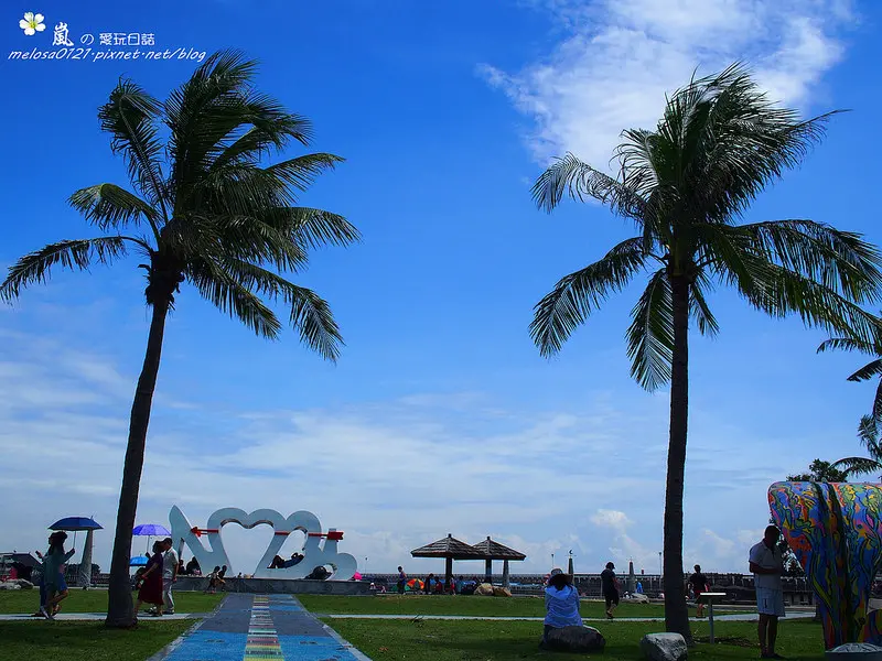 【嘉義】東石漁人碼頭遇見北緯23度半 白沙灘、戲水、散策、抓寶可夢卡比獸、乘龍、吉利蛋