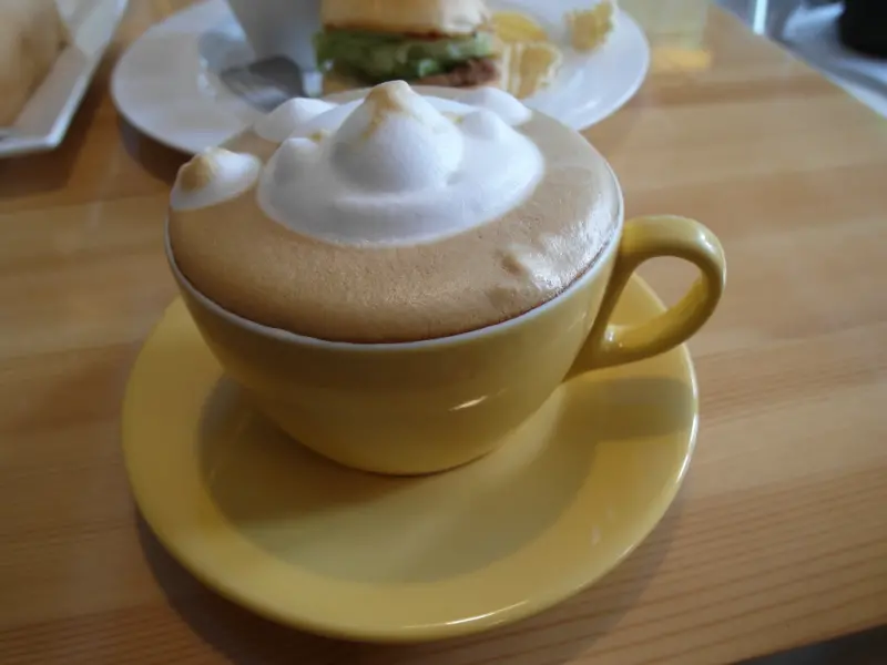 [美食]52cafe~迷人死了立體小熊拉花--台中