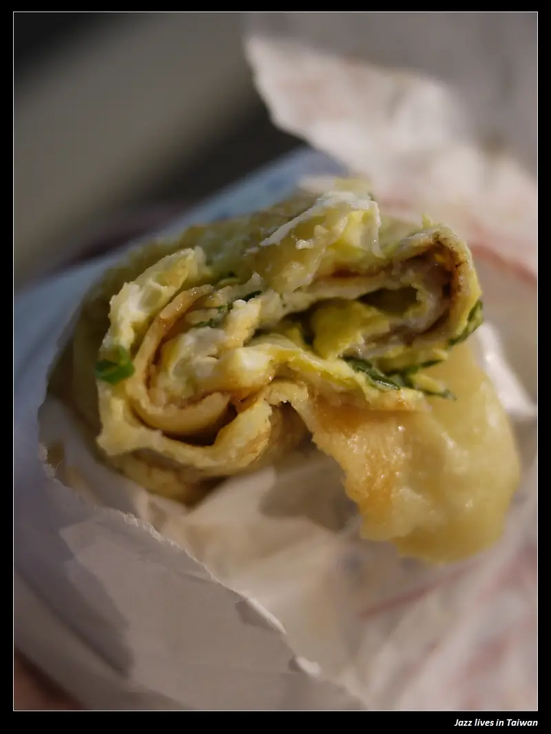 [明倫蛋餅]發現逢甲夜市旁的新美食~逢甲夜市大推薦~