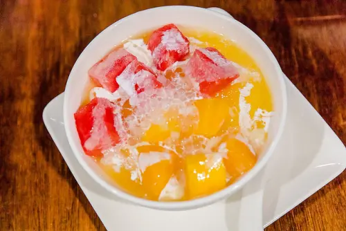 【台北捷運美食】【國父紀念館站美食】騷豆花-水果豆花有一套