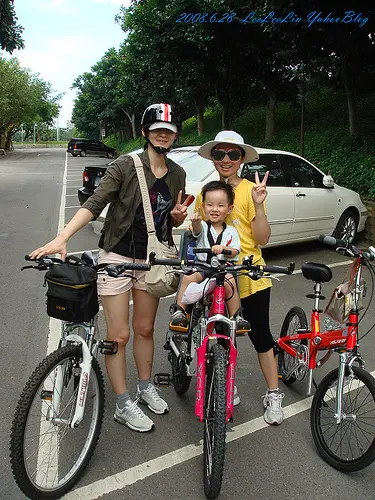 宜蘭五結鄉~單車+小吃。冬山河漫遊+羅東夜市