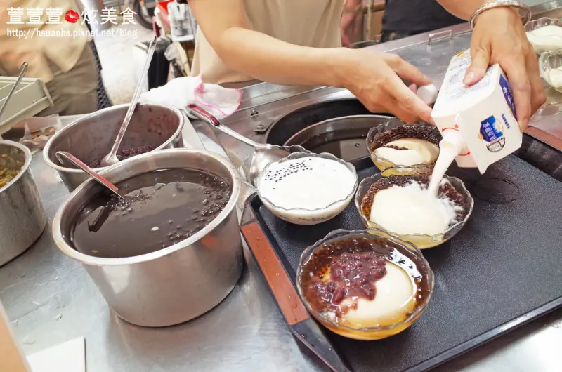 【台南一日遊 第五彈(5/6)】同記安平豆花。香甜紅糖水、醇濃鮮奶、酸甜檸檬汁  你的古早味豆花想配哪一種?