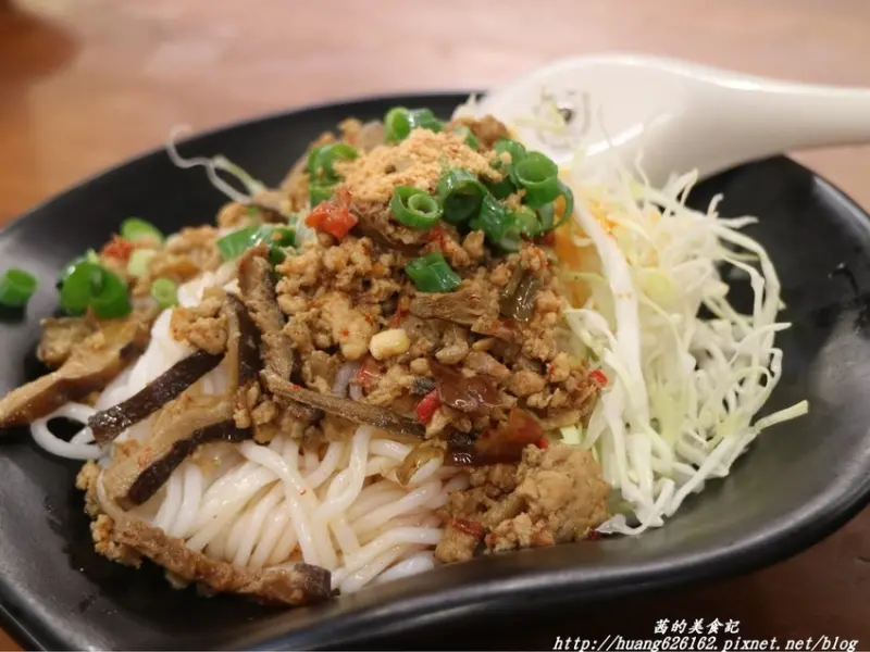 【宜蘭礁溪鄉】食尚玩家推薦礁溪必吃美食『有麵煮私房小吃(礁溪店)』泰緬料理/泰緬紹子乾麵/鮮蝦餛飩麵