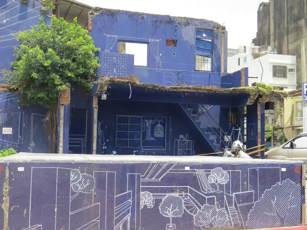 遠看近看不同感觀的【台南海安路藝術街】