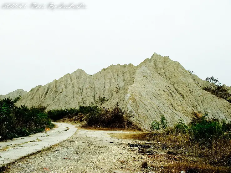 
高雄。不用搭太空船也可以去月球～燕巢月世界
