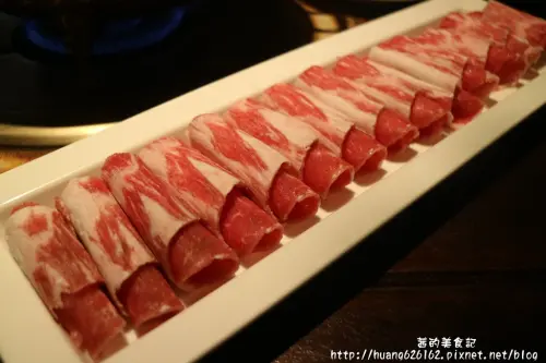 【台北中山區】麻辣鴨血跟豆腐讓你吃飽飽還能包走『鼎王麻辣鍋-長安店』中山區火鍋/麻辣鴛鴦鍋/酸菜白肉鍋/捷運松江南京站