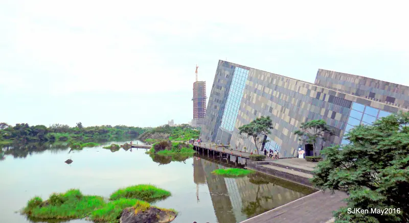 宜蘭蘭陽博物館之旅(三之一)館外環境篇 --- 獨特主體建築與烏石港濕地公園