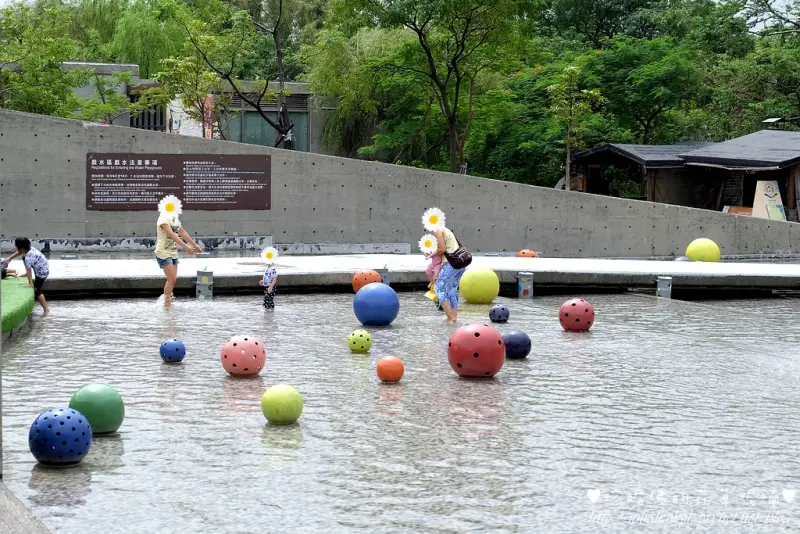 【新北-鶯歌區】陶瓷藝術園區免費戲水、玩沙