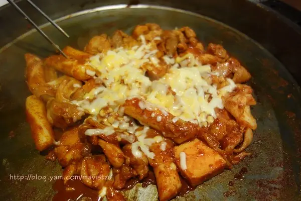 『中山』♥春川達卡比♥難訂位的美味辣炒雞排