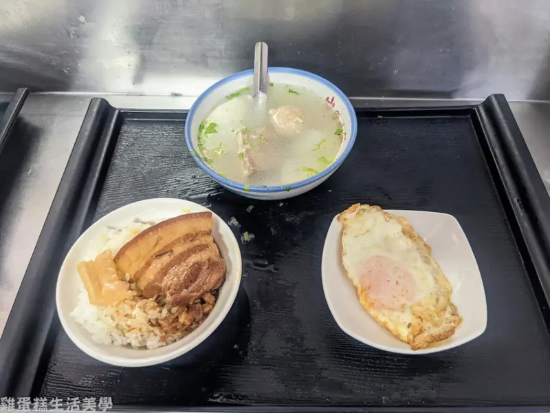 【台中食記】山河魯肉飯 - 藏身在第二市場的排隊超人氣美食