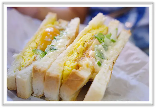 吃基隆人會吃的炭烤三明治，不要再跟我說基隆廟口營養三明治