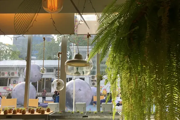  台中｜西區慢旅 × 勤美術館，城市中的低語、夢中的呢喃，天馬行空想像，遨遊在奇幻的星空下