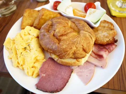 【食記】台北*東區。貓咪先生的朋友*裝不下早午餐