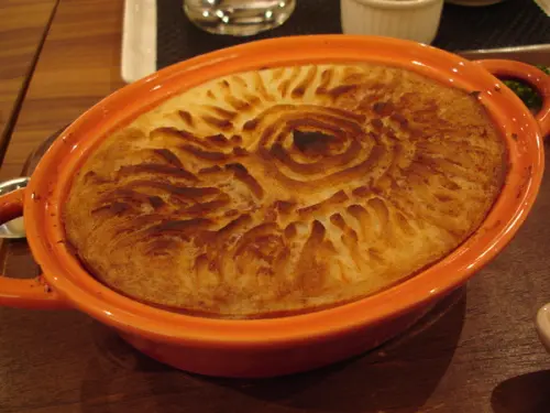 『異國美食祭：貓咪先生的朋友』~美味可口的英式料理和超卡哇伊的店貓