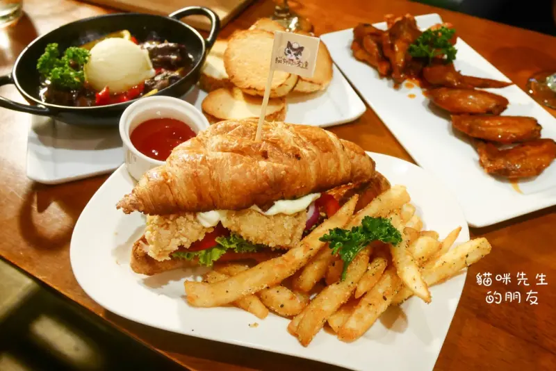 【台北大安】貓咪先生的朋友 | 東區人氣貓咪餐廳，在溫馨氛圍中享用早午餐、可頌堡、美式煎餅，九月即將歇業以新形態搬遷。忠孝復興站