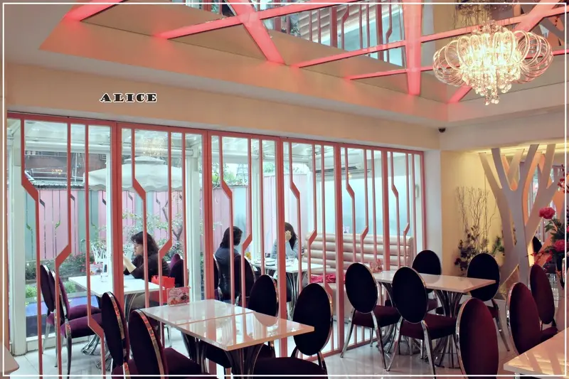 ＊外拍小夢幻場景－Alice Cafe 愛麗絲咖啡