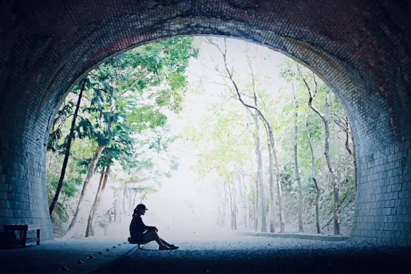 苗栗旅遊景點/竹南崎頂車站，崎頂子母隧道，一同感受隧道的歷史痕跡 - Ann‧榜哥‧生活事務所