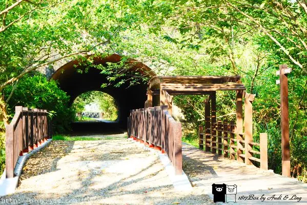 【苗栗。竹南】崎頂子母隧道。苗栗唯一的鐵路雙線子母舊隧道