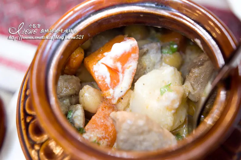 【宜蘭市】紅磚瓦厝內品嚐烏克蘭料理．芭樂狗Mr. Balagov 東歐料理