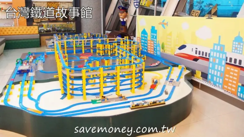 台灣鐵道故事館｜新烏日台鐵站,鐵道迷必訪 - 達人Emily的播報台