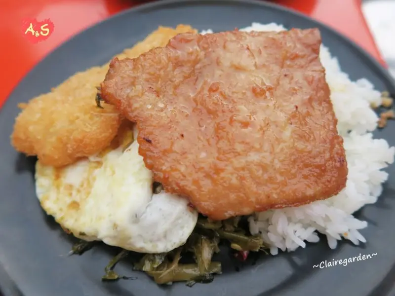 澎湖 馬公 馬路益燒肉飯·滷肉飯~大排長龍名店，外帶要等40分鐘，教你如何快速吃