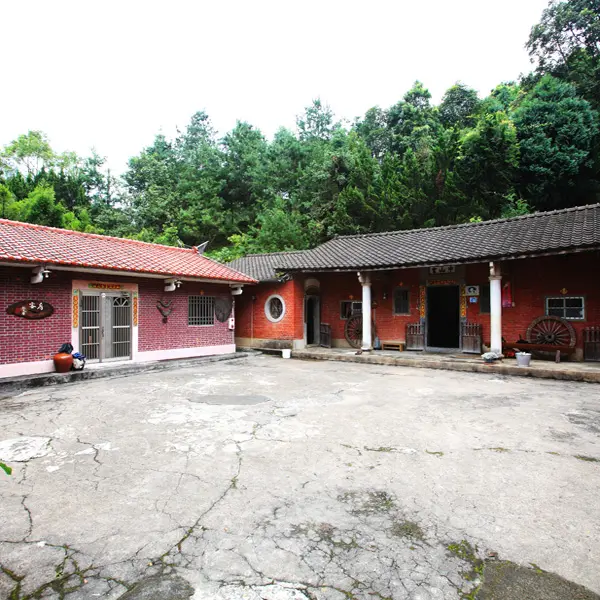 紅瓦厝山居民宿(南投縣民宿049號)