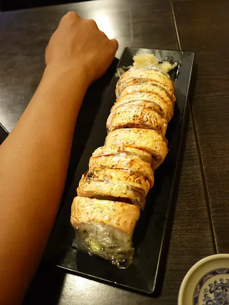 【食記】新北*三重。鮨壽司大眾食堂*毛毛蟲壽司