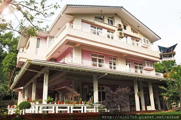 埔里民宿~熊麋鹿了幸福手作民宿 日系雜貨風部屋客廳與Tiffany藍的公主房間