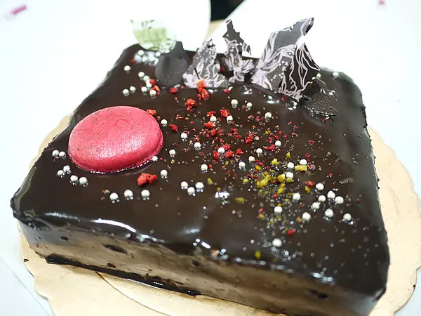 【食記】團購宅配。七見櫻堂巧克力專賣*覆盆子莓果黑巧蛋糕