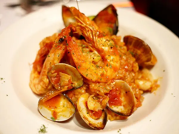 【食記】台北*東區。宮都拉義式主題餐廳 la gondola*東區聚會慶生的首選 平價餐點 奢華沙發包廂