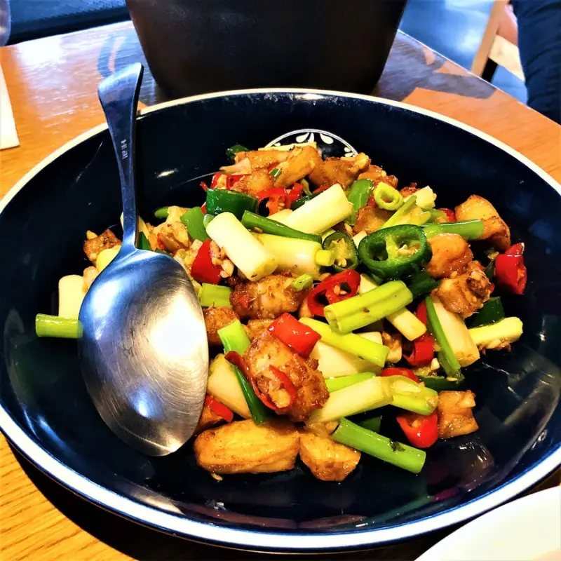 [台北中式]忠孝復興站「開飯川食堂」辣的創意麻的新穎的川菜料理/辛辣開胃的特色料理/新菜美味又特別/附菜單