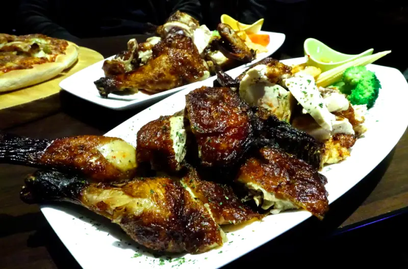 『魔王食記』新北板橋 下班宵夜好去處 麥晶鮮釀啤酒餐廳 大麥啤酒好好喝 法式啤酒烤嫩雞讓人驚艷 晚上還有歌手駐唱「文末有詳細店家資料』