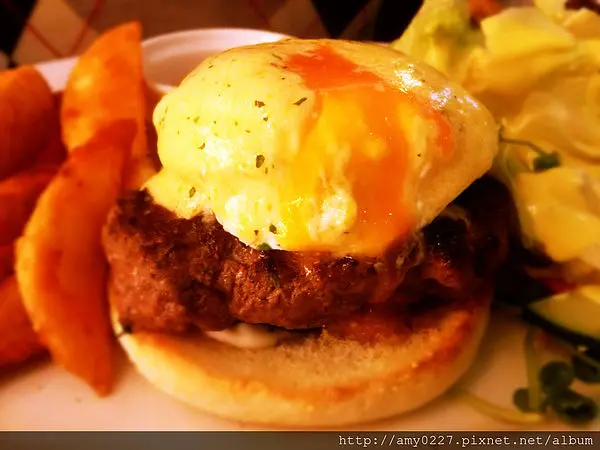 [ 台北中山 ][ 試吃 ] 夯人氣! 女孩們聚會的絕佳地點 - 紗汀娜好食