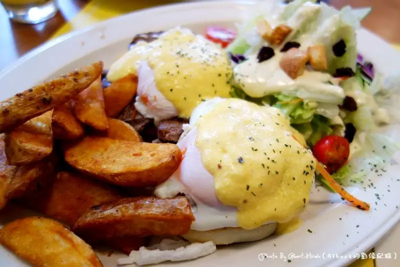 【早午餐】台北中山.紗汀娜好食(三五好友聊天聚餐的好地方)