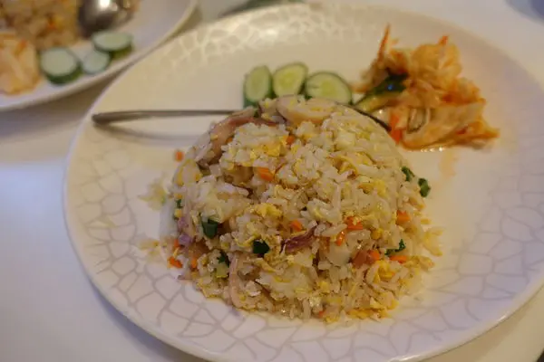 (胖樺食記)師大夜市排隊人氣美食「伊洛瓦底」/下飯平價雲泰餐廳/捷運台電大樓站/完整菜單