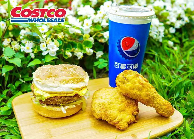 Costco 好市多— 西式餐飲部新品：起司牛肉漢堡、蒜辣炸雞配可樂，罪惡全餐🤤～
