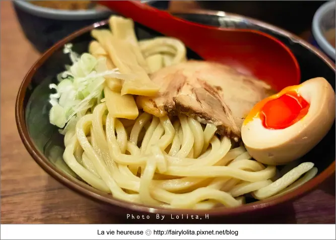 《北市大安區♥食記》三田製麵所。日本第一家沾麵專賣店，彈牙好滋味！