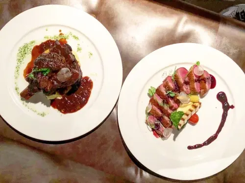 【台北｜忠孝敦化站】好米亞 Goodies Cuisine＿招牌香蕉派一吃上癮＿水果千層派只在假日出場＿巷弄內的義法餐酒館