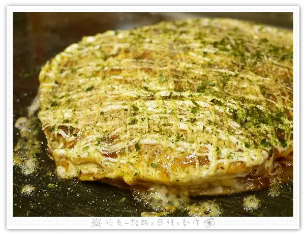 [高雄食記] TEN屋~豬起司廣島好吃燒+壽喜燒牛燒烏龍+培根起司洋芋+玉米海帶沙拉+芒果汁！(試吃)